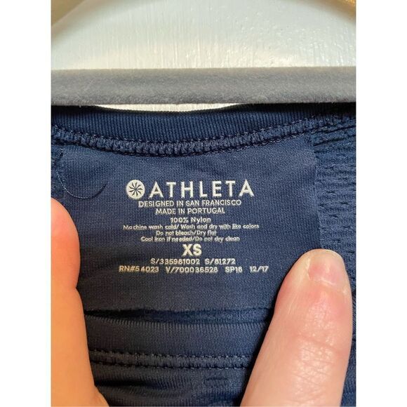🔴 Athleta Navy Blue Foothill Laser Cut Athletic Short Sleeve Tee Size XS - Picture 6 of 11